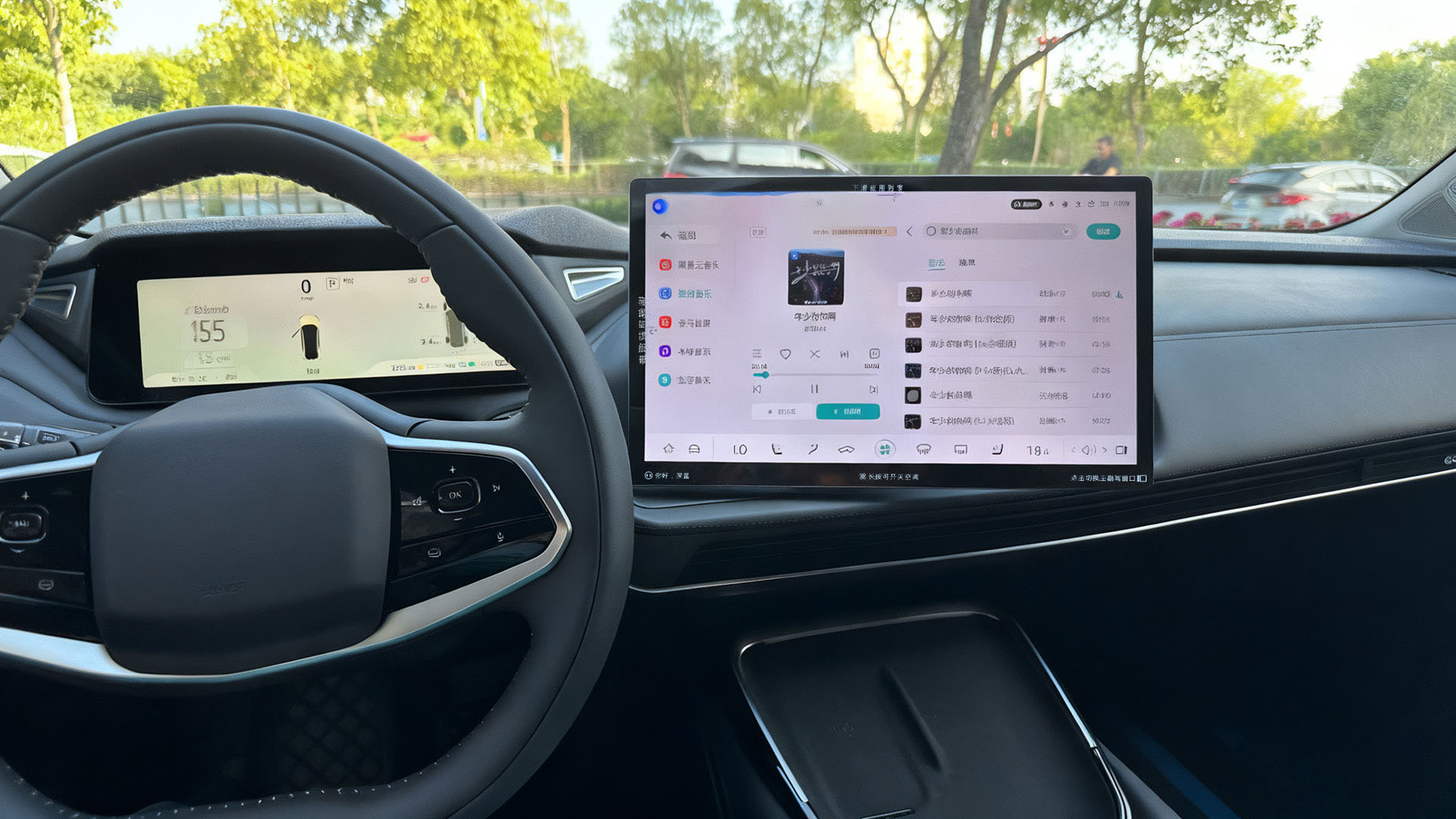 中控屏左右旋转机构